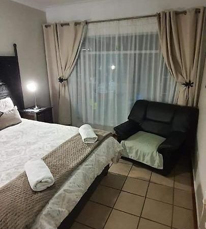 Aandrus Guesthouse Bloemfontein Eksteriør billede