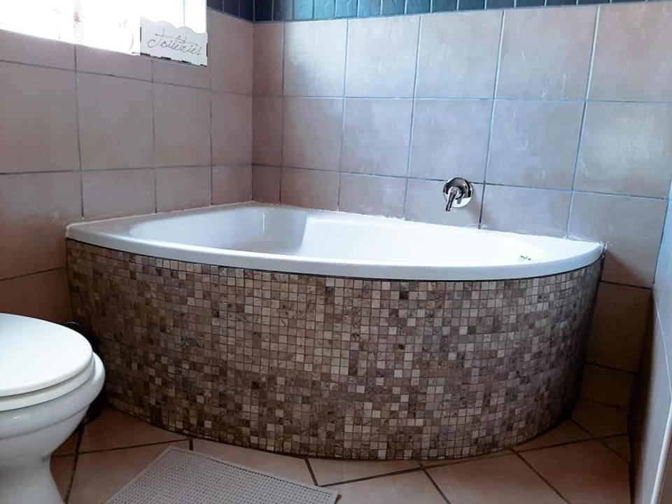 Aandrus Guesthouse Bloemfontein Eksteriør billede