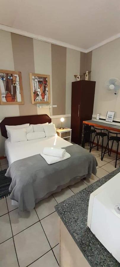 Aandrus Guesthouse Bloemfontein Eksteriør billede