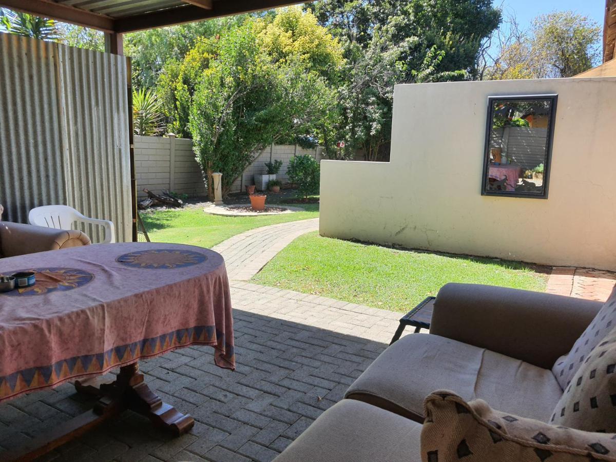 Aandrus Guesthouse Bloemfontein Eksteriør billede
