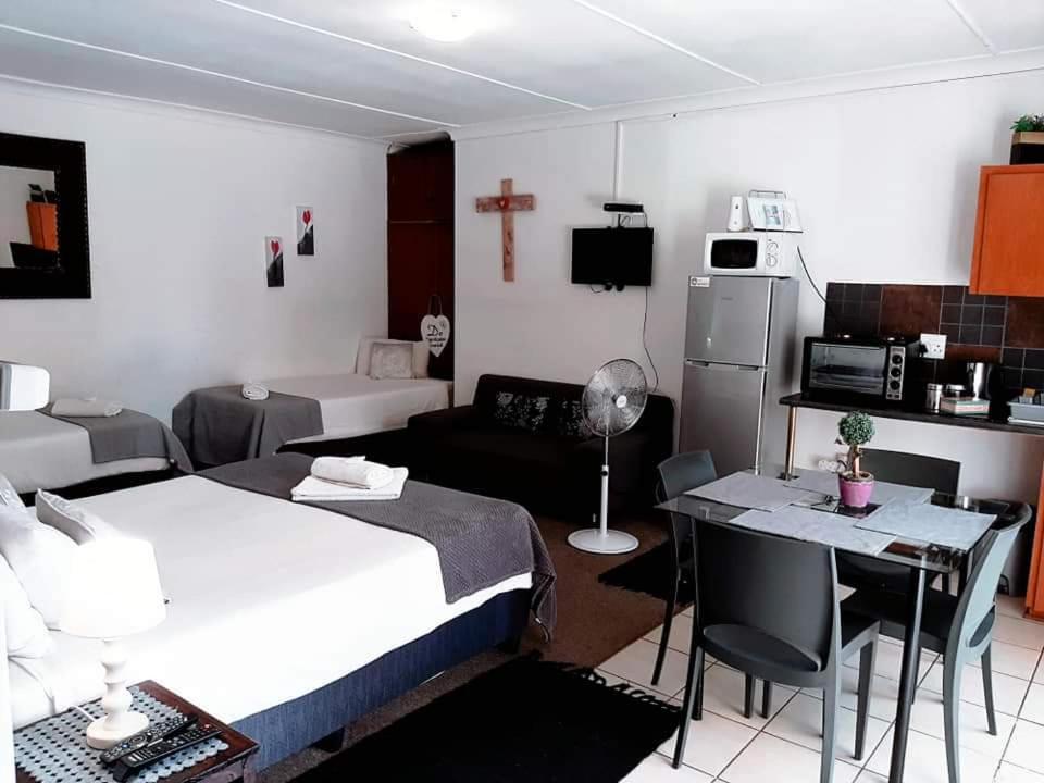 Aandrus Guesthouse Bloemfontein Eksteriør billede