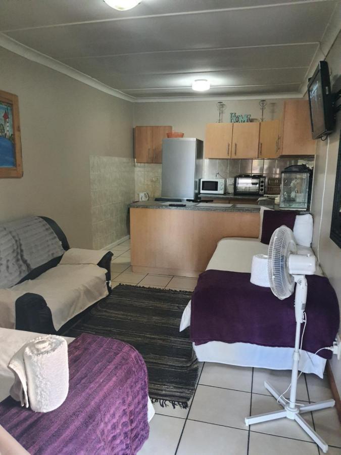 Aandrus Guesthouse Bloemfontein Eksteriør billede