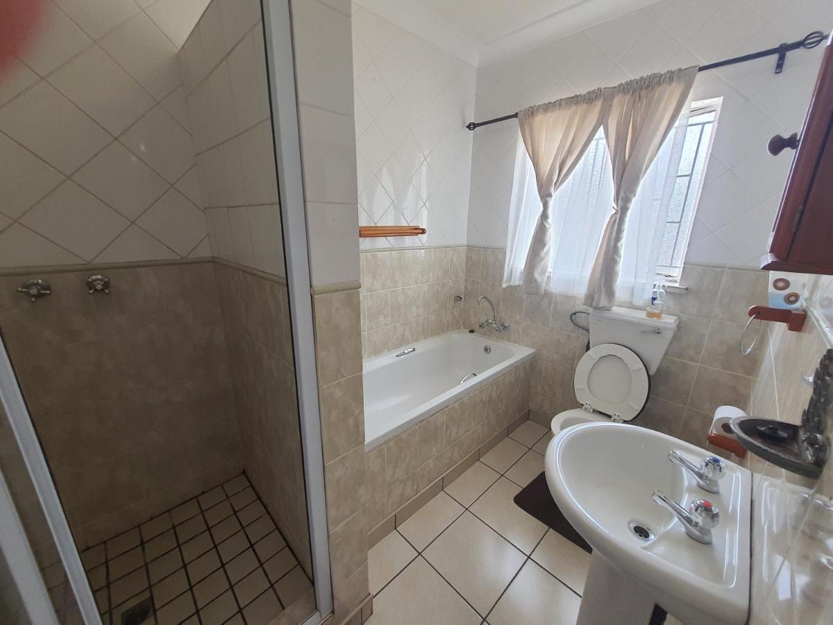 Aandrus Guesthouse Bloemfontein Eksteriør billede