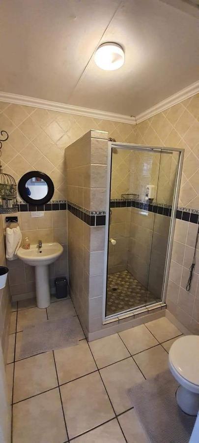 Aandrus Guesthouse Bloemfontein Eksteriør billede