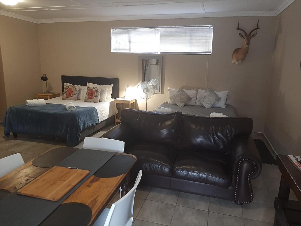 Aandrus Guesthouse Bloemfontein Eksteriør billede