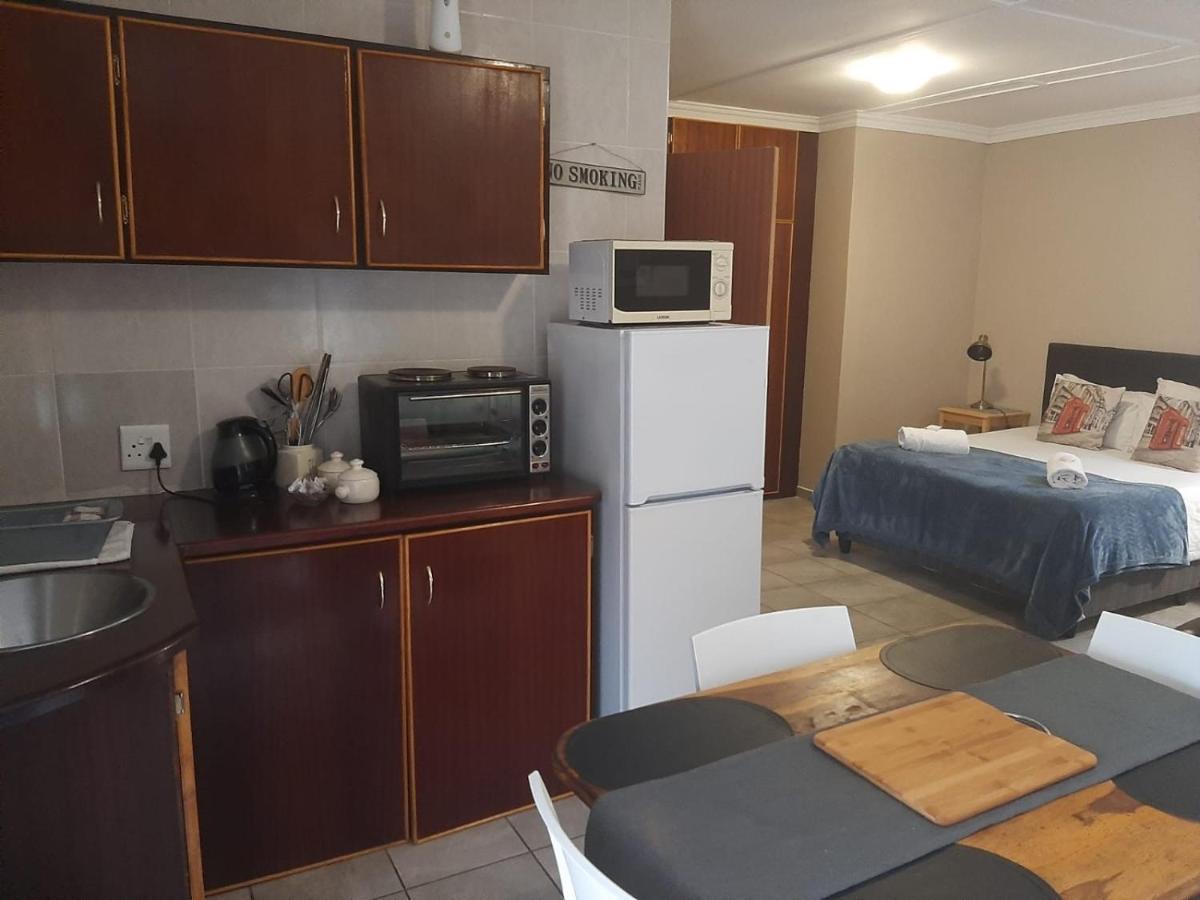 Aandrus Guesthouse Bloemfontein Eksteriør billede