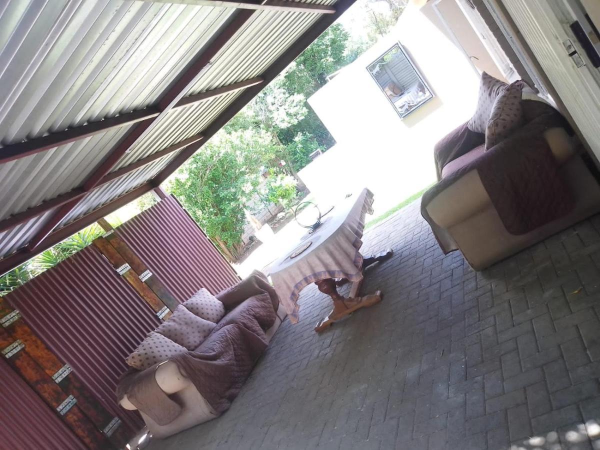 Aandrus Guesthouse Bloemfontein Eksteriør billede