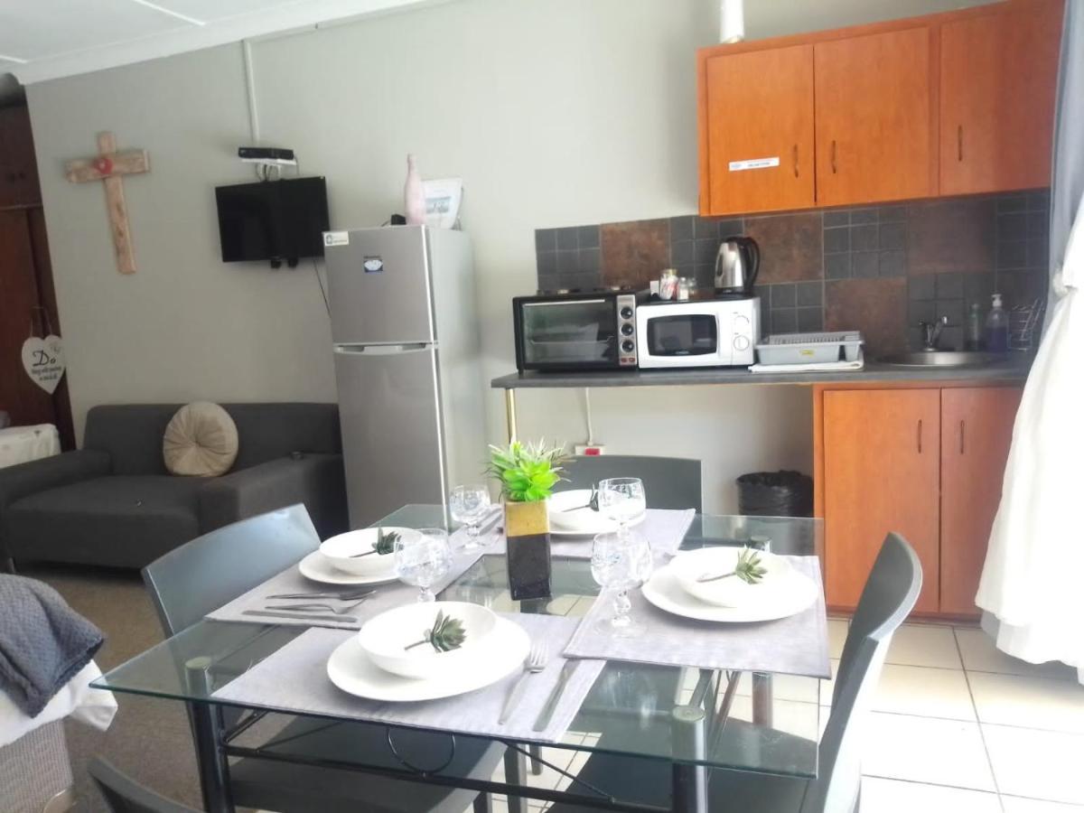 Aandrus Guesthouse Bloemfontein Eksteriør billede